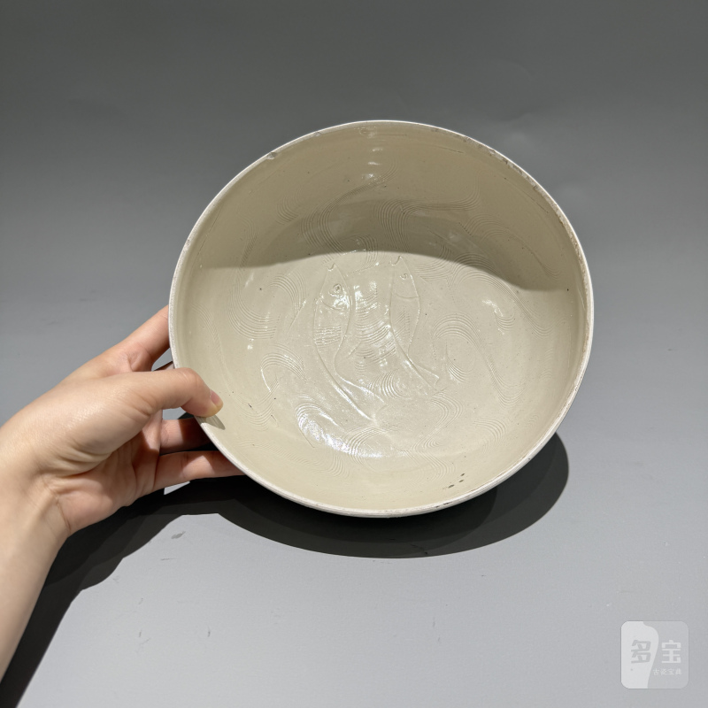 明代 白釉双鱼纹钵 - 图10